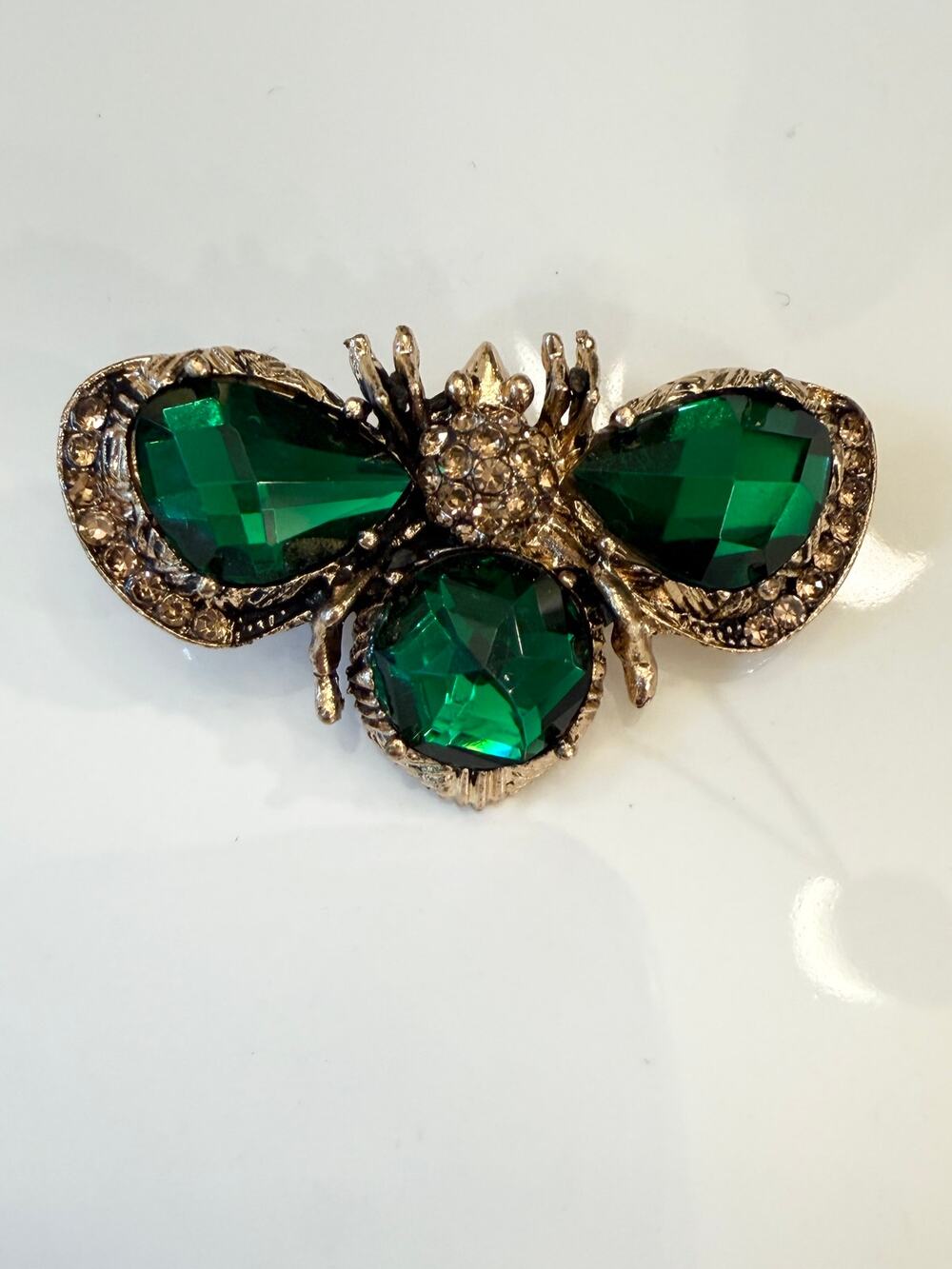 Green Crystal Bee Brooch Gold Tone Rhinestone Insect Pin Statement Jewelry